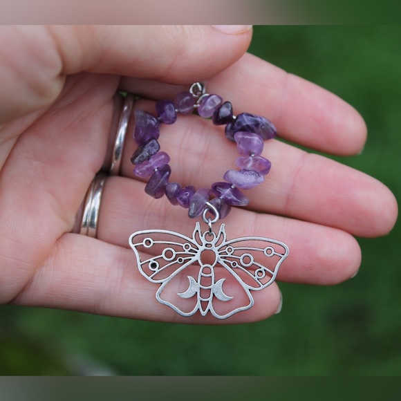 🦋 Amethyst hoop butterfly dangles - Picture 5 of 7